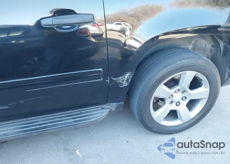 2010 Chevrolet Suburban 1500 Ls z USA, uszkodzony, nr VIN 1GNUCHE06AR237418